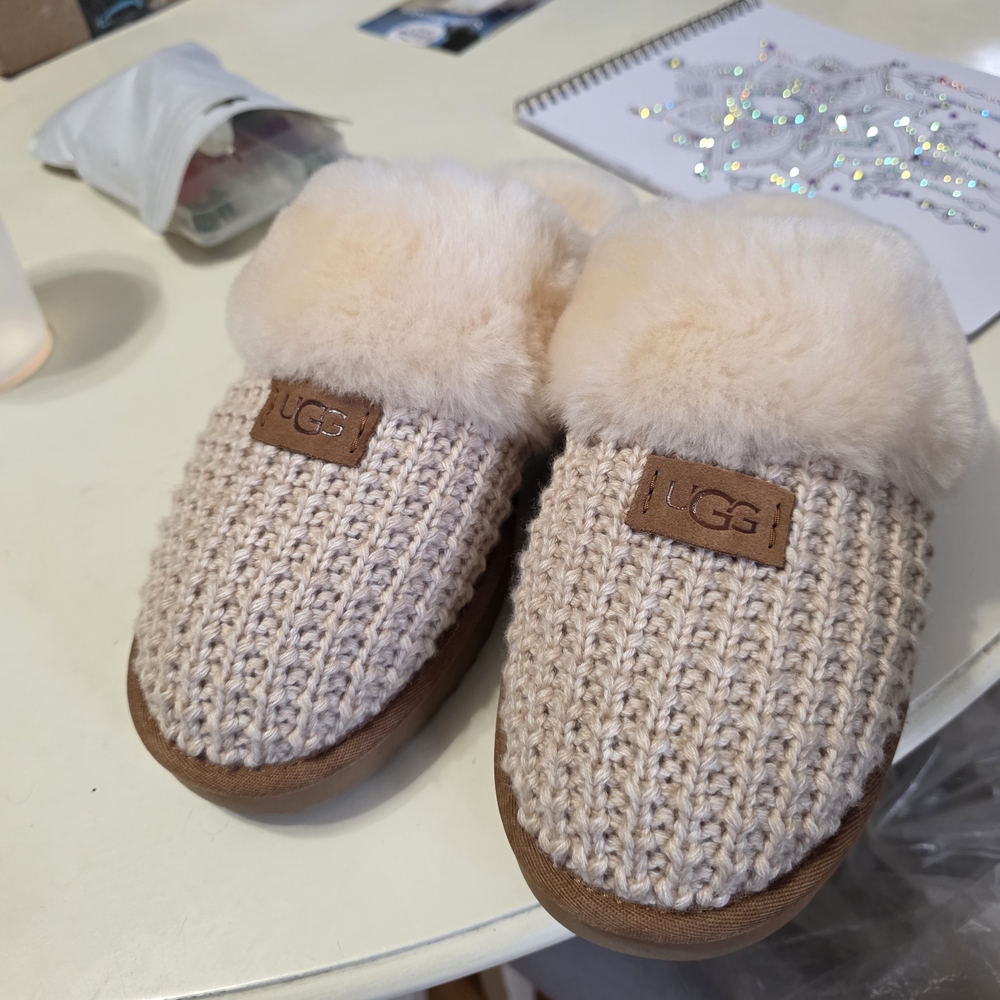 UGG Women's Cozy Knit Slippers - Cream and Tan